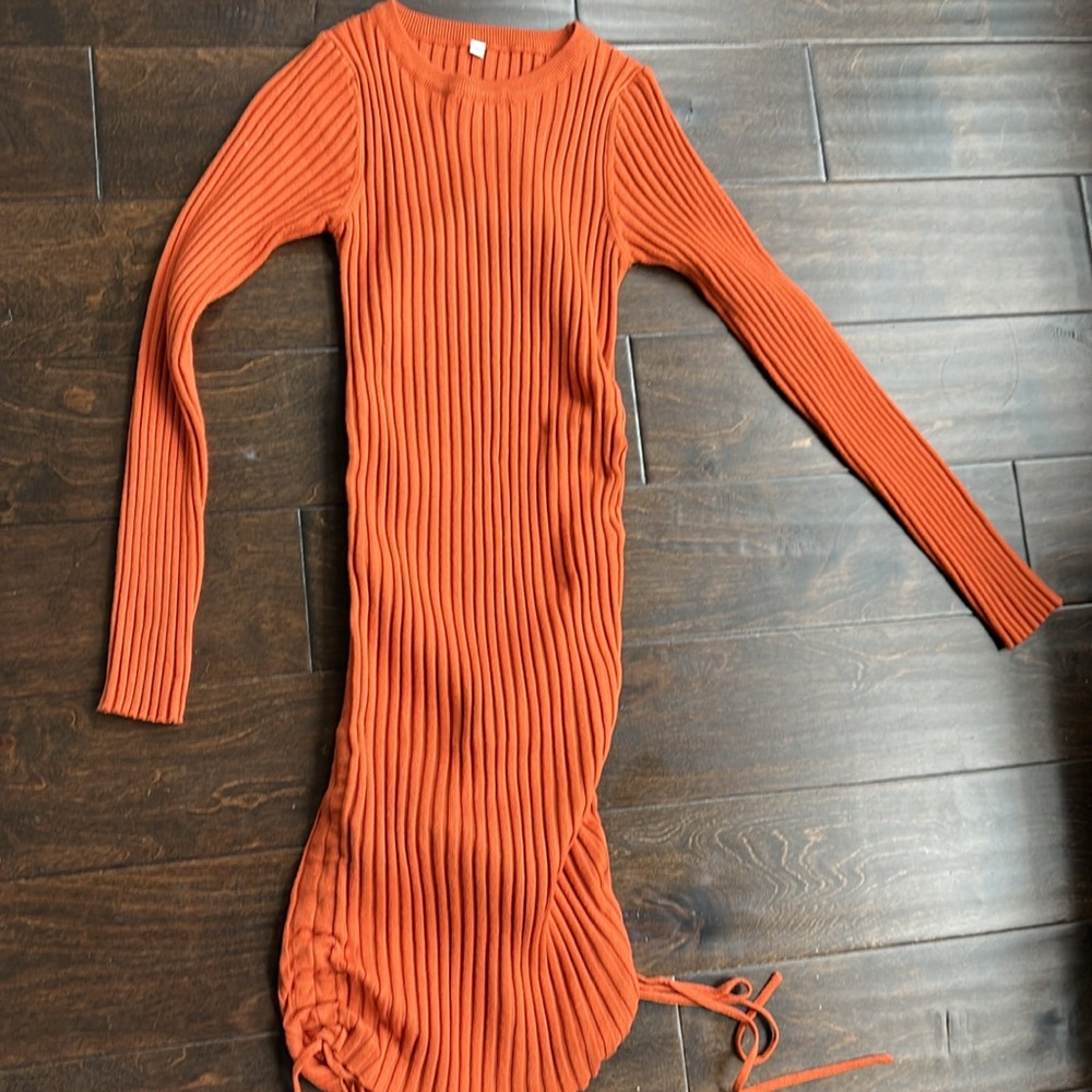Body-con Ribbed Knit Dress - Picture 4 of 5